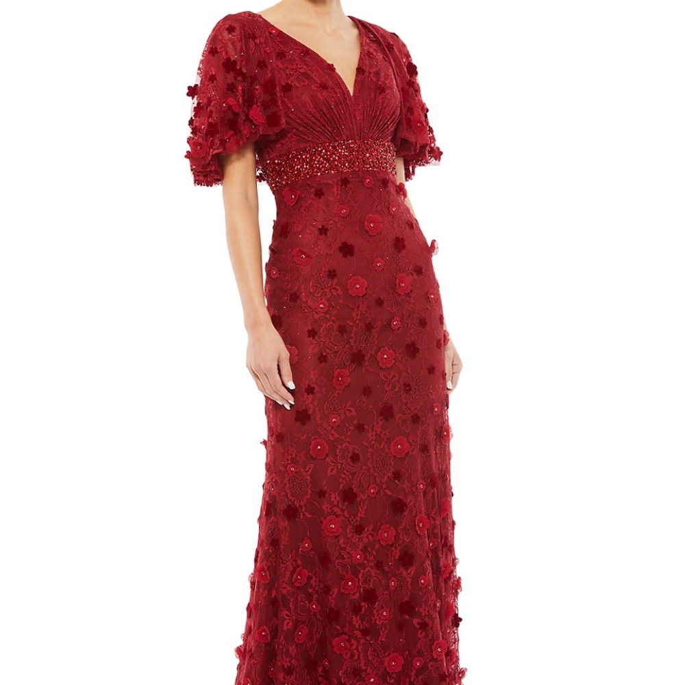 NWOT Mac Duggal Floral Embellished V-Neck Gown - size 12